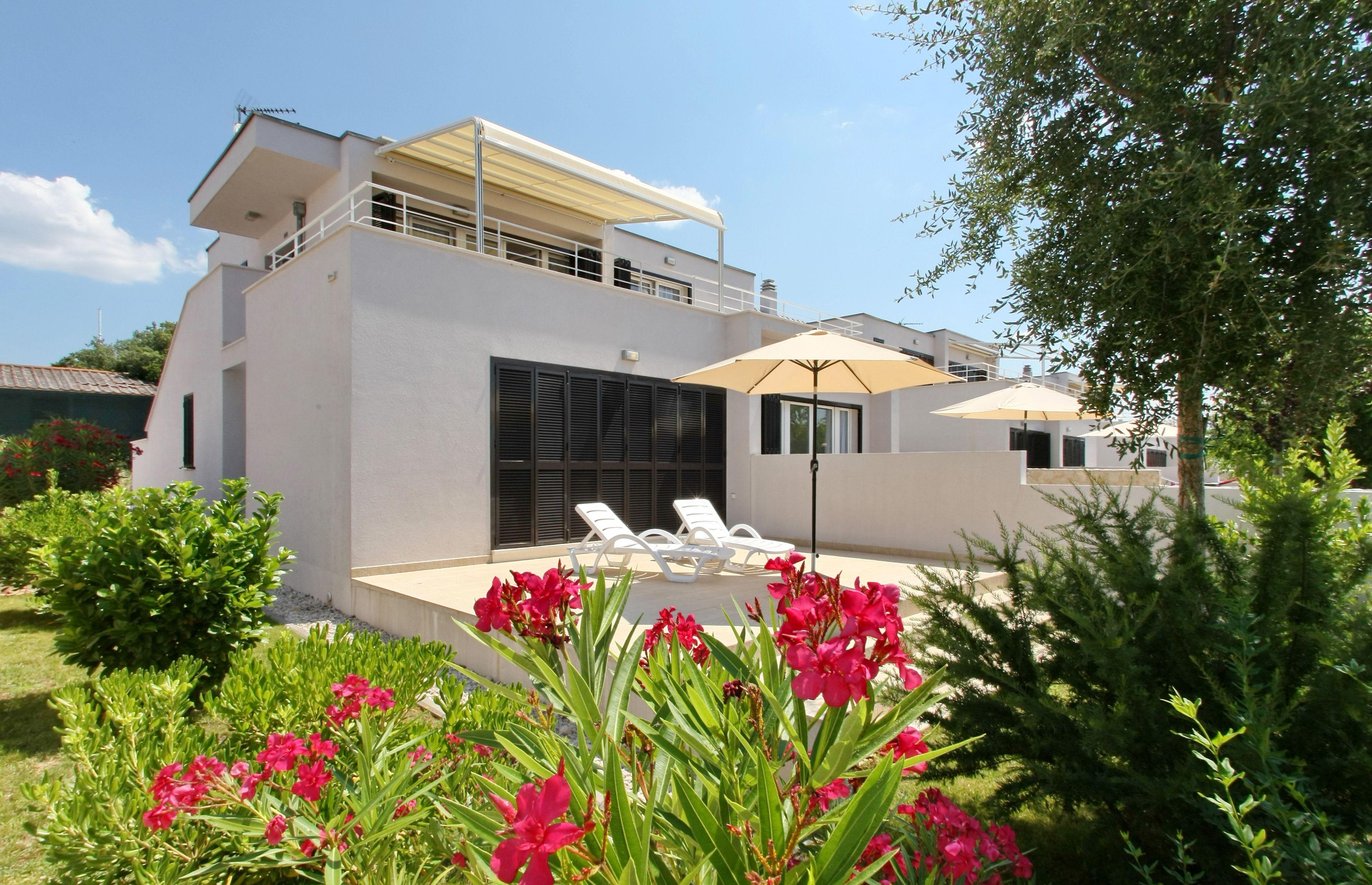 Sunnyside Apartments Resort Petrcane Eksteriør bilde