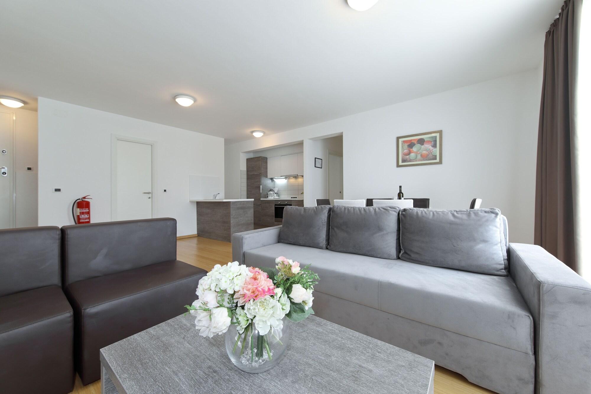 Sunnyside Apartments Resort Petrcane Eksteriør bilde